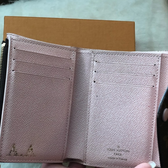 ❌SOLD❌💕Authentic Louis Vuitton Victorine Wallet💕 - Picture 2 of 8